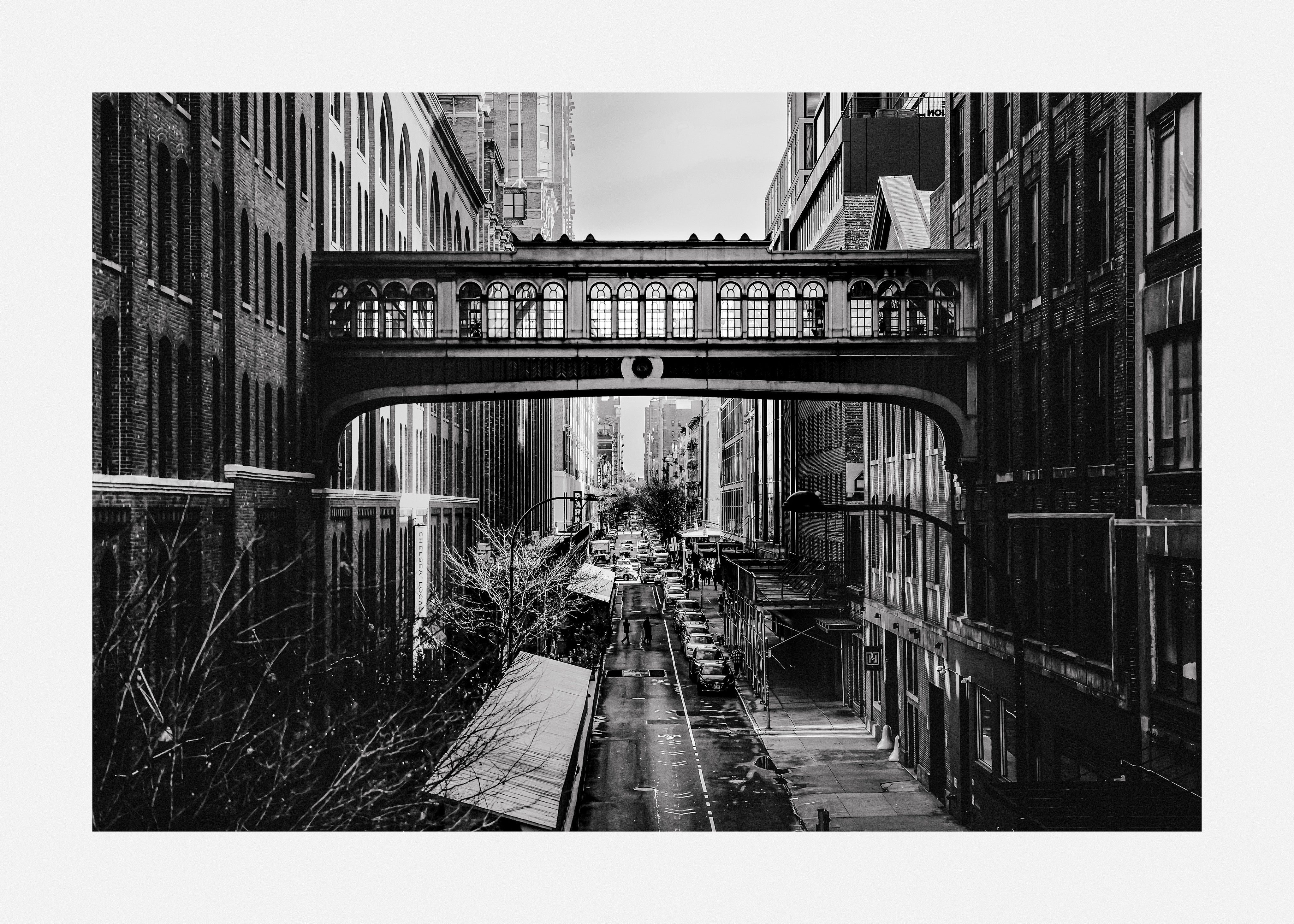 Dive into NYC's charm with our stunning black-and-white collection.