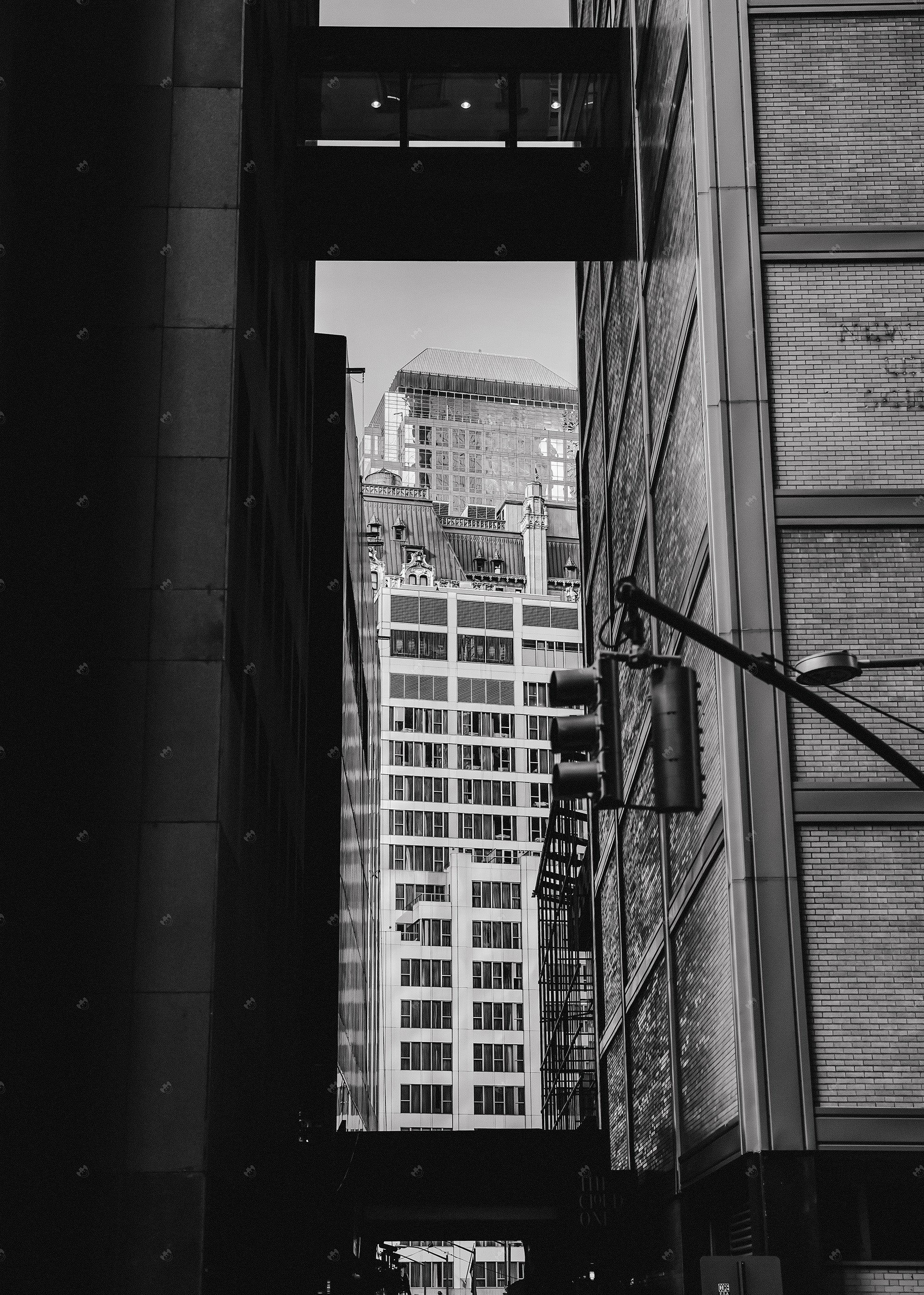 Thames street in New York City with skybridge