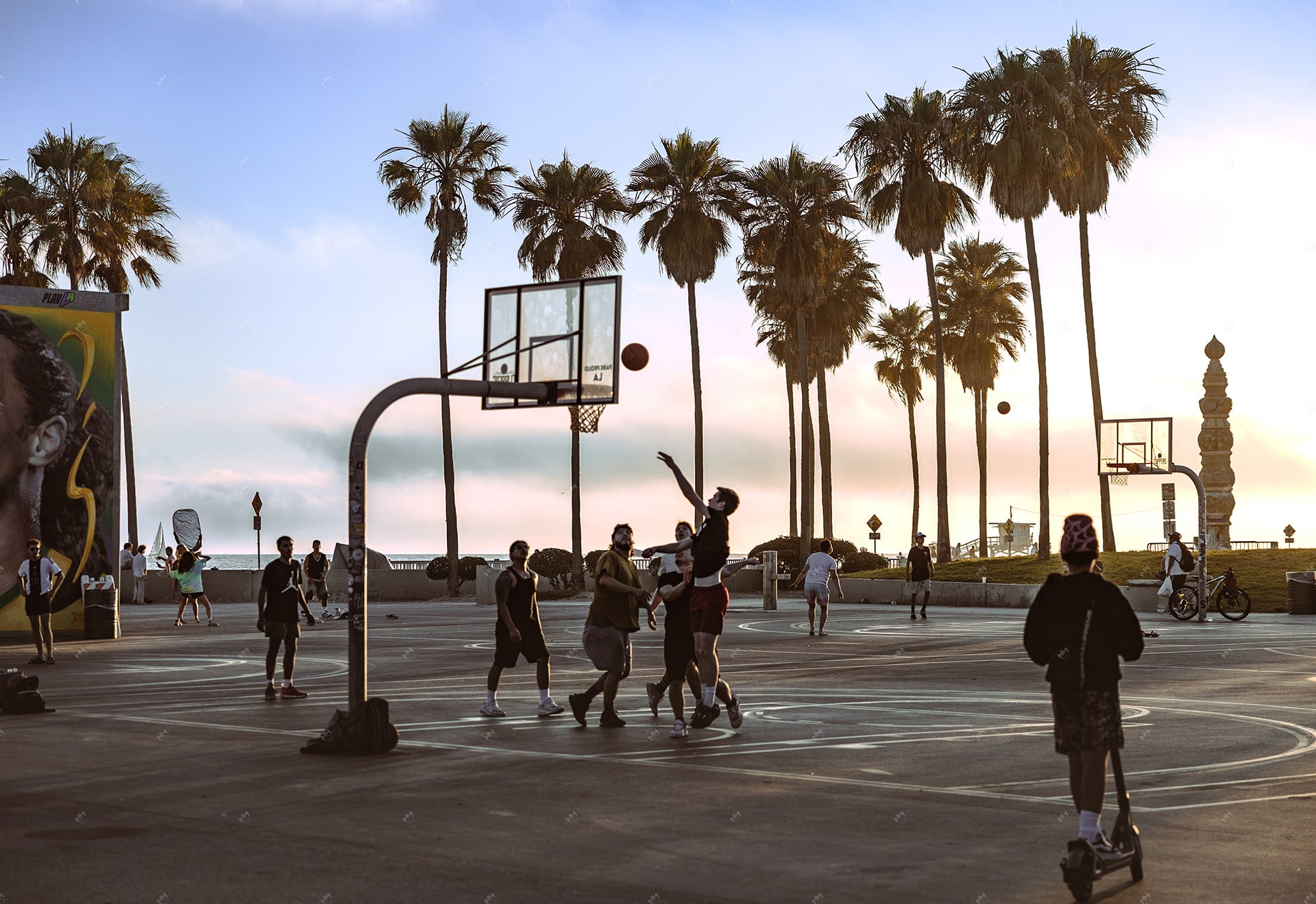 People having fun on Venice Beach 